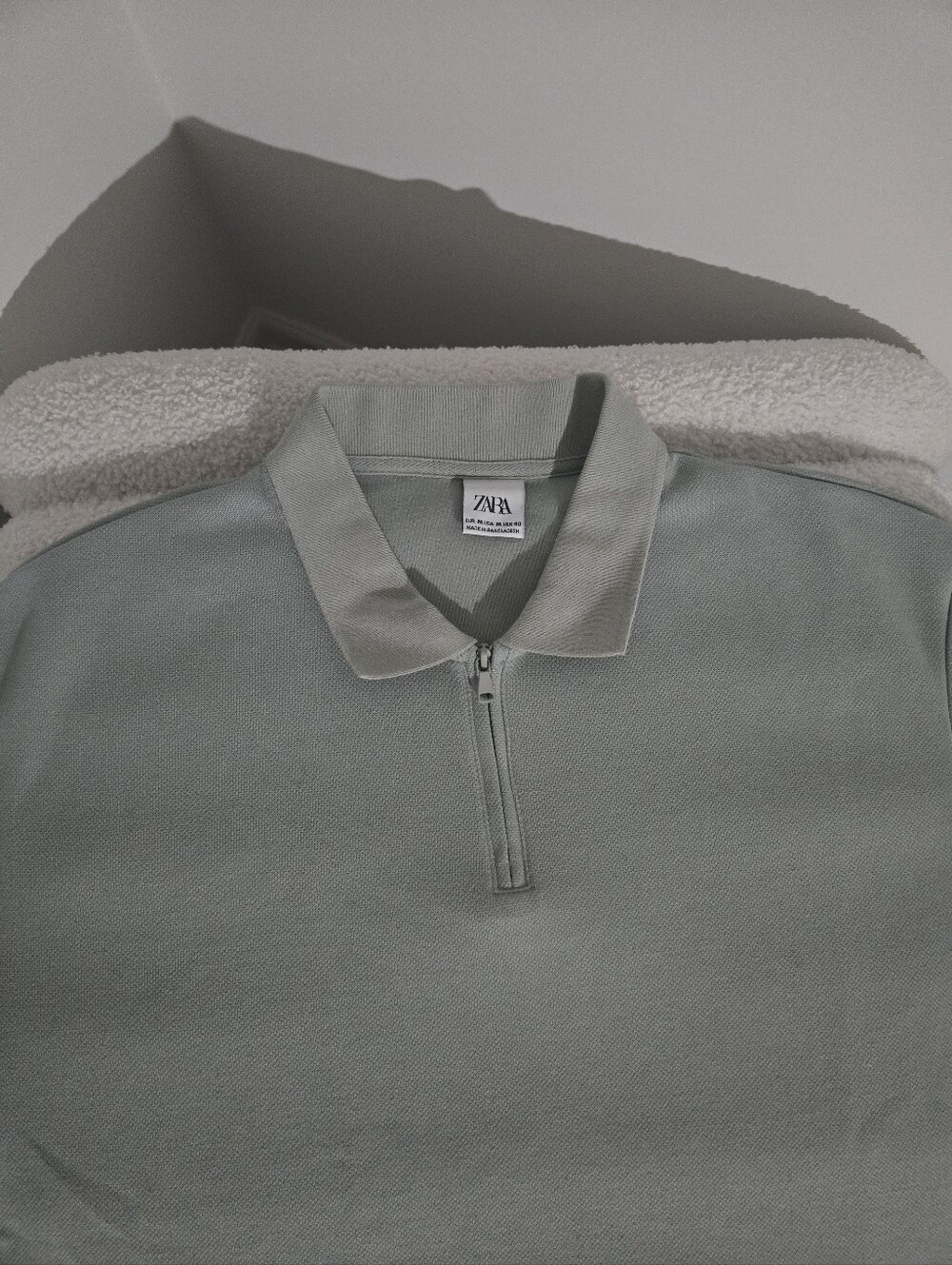 Zara Men Half-Zip Polo Tshirt in Sage Green Medium Size